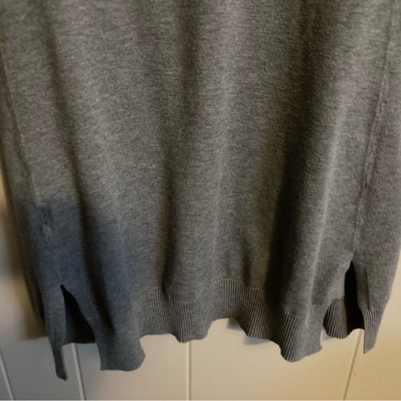 👚(bundle 4 items w/👚for $16) Long gray cardigan sweater - Picture 4 of 6